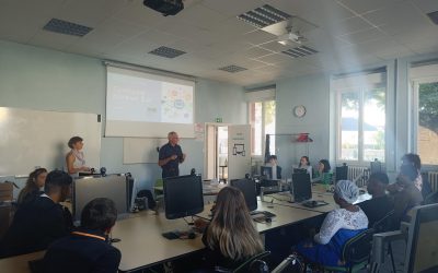 Un groupe de la Mission Locale en Contrat d’Engagement Jeune en Immersion dans notre Fablab
